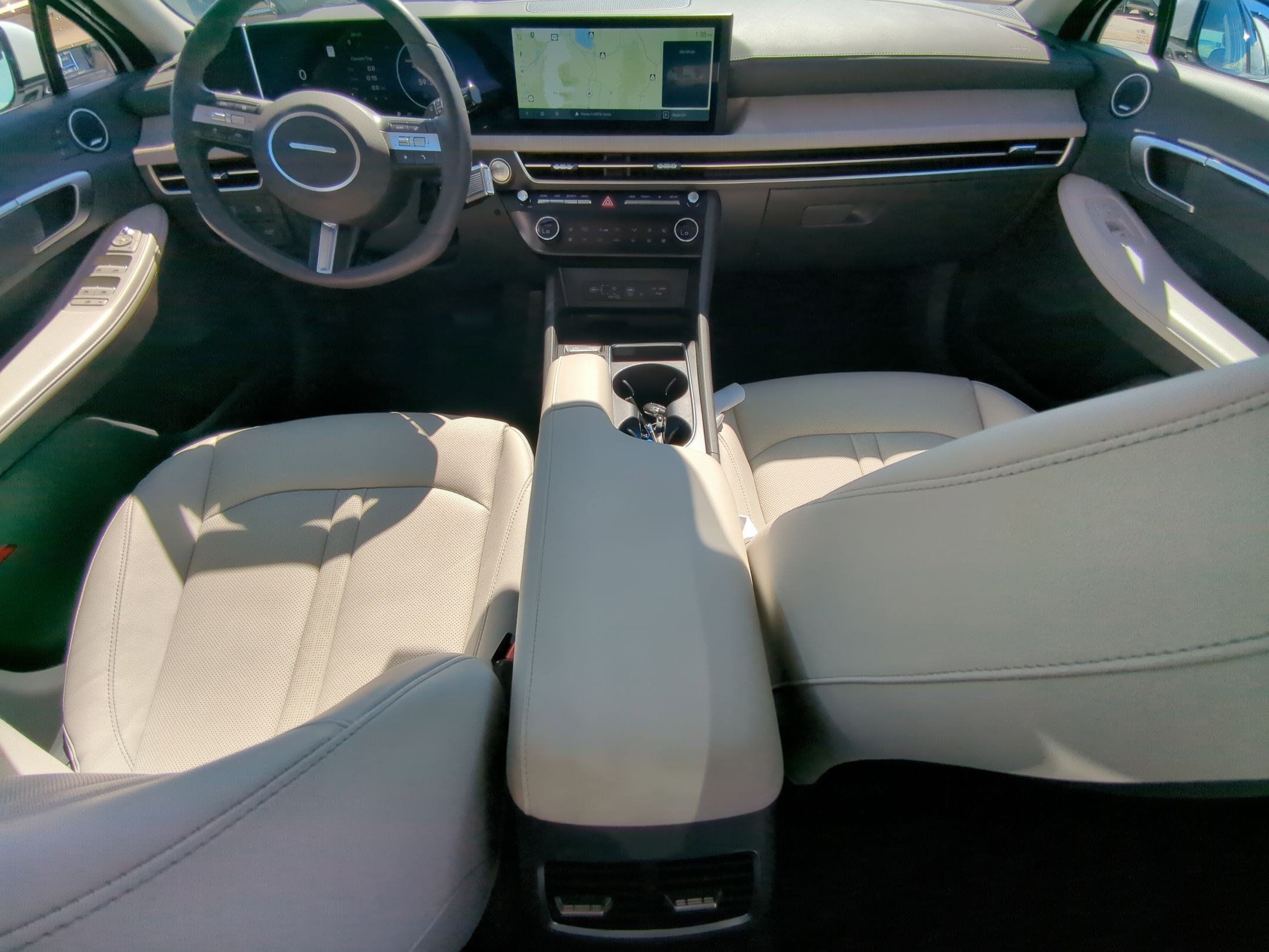Used 2025 Hyundai Sonata Limited FWD image 27