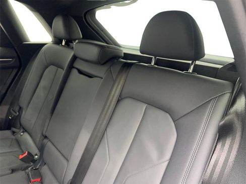 Used 2025 Audi Q3 2.0T Premium image 35