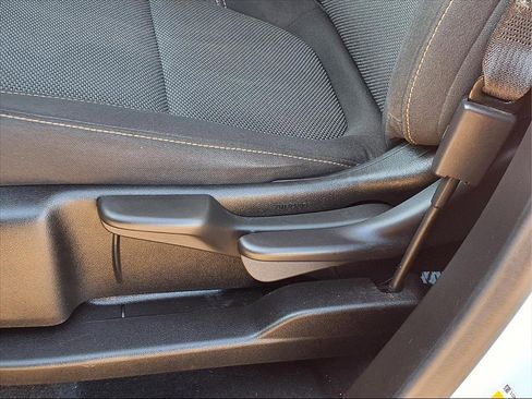 Used 2021 Chevrolet Traverse LS image 21