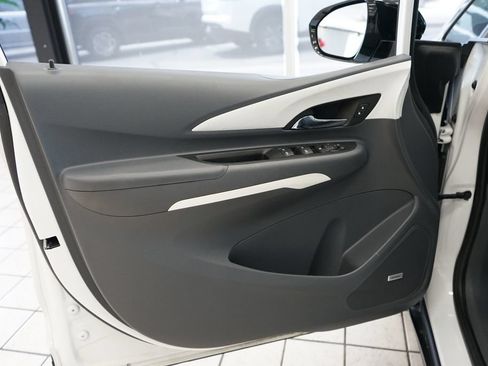 Used 2018 Chevrolet Bolt Premier w/ Driver Confidence II Package FWD image 21