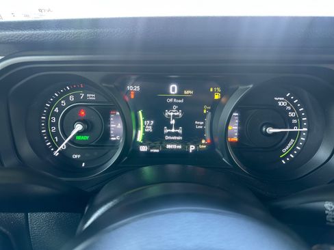 Used 2024 Jeep Wrangler Unlimited AWD/4WD image 21