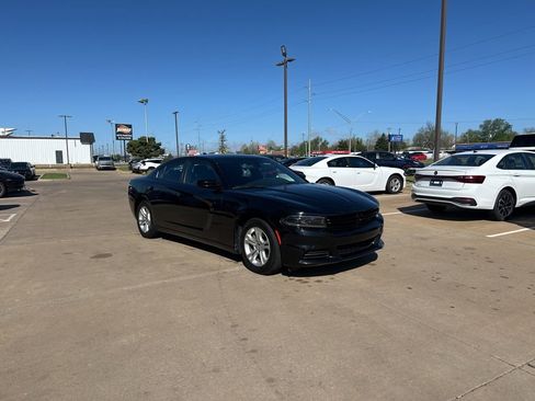 Used 2023 Dodge Charger SXT RWD image 3