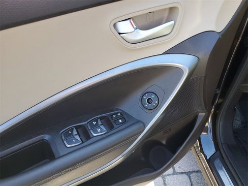 Used 2017 Hyundai Santa Fe Limited image 19