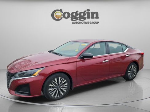 Used 2024 Nissan Altima 2.5 SV image 31