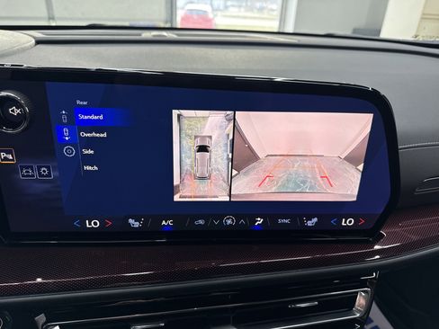 Used 2026 Chevrolet Traverse Z71 image 20