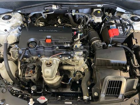 Used 2023 Honda HR-V LX image 19