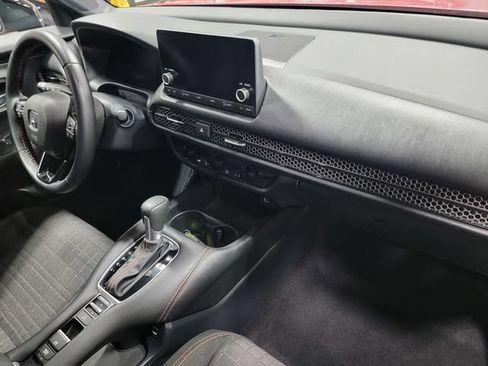 Certified 2025 Honda HR-V Sport image 16
