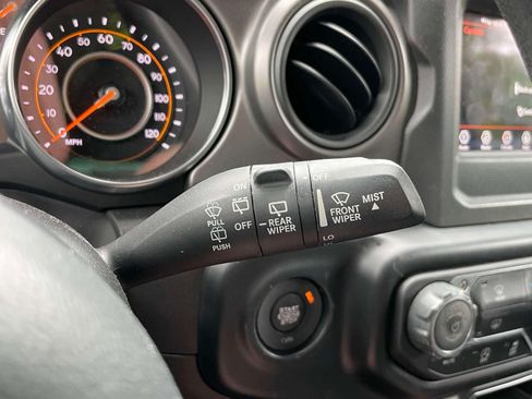 Used 2022 Jeep Wrangler Unlimited Sport AWD/4WD image 23