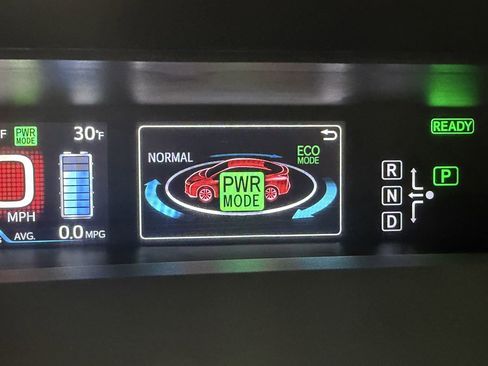Used 2017 Toyota Prius Two Hybrid image 17