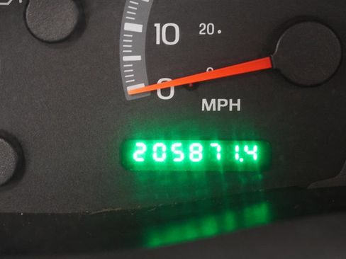 Used 2003 Ford F150 XL AWD/4WD image 4