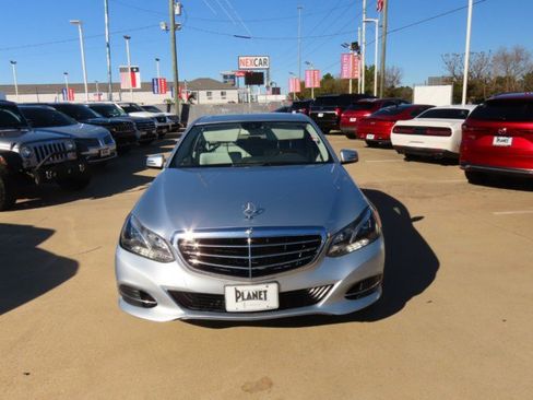 Used 2016 Mercedes-Benz E 350 Sedan image 4