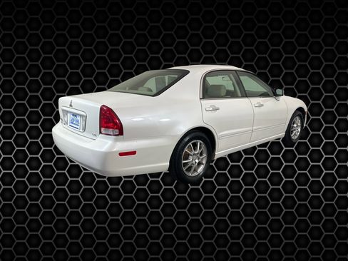 Used 2004 Mitsubishi Diamante LS image 6