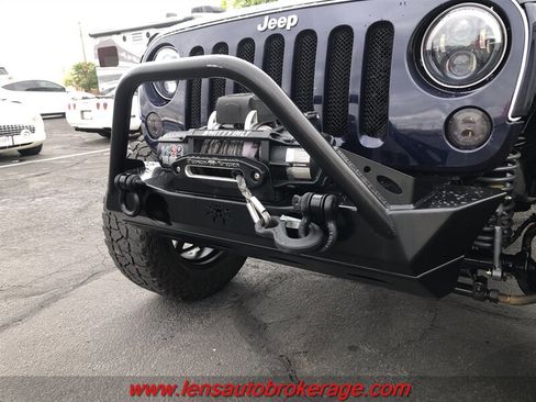 Used 2013 Jeep Wrangler Unlimited Sahara AWD/4WD image 29
