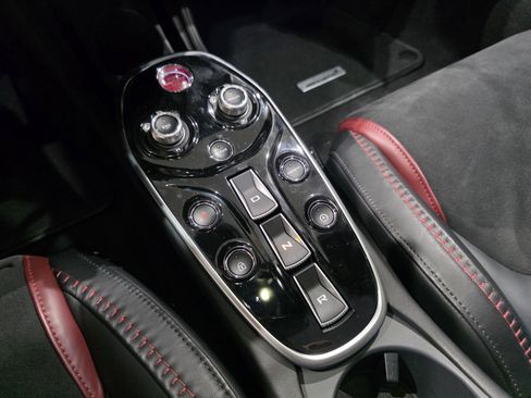 Used 2023 McLaren GT RWD image 16