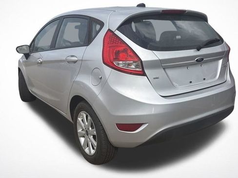 Used 2013 Ford Fiesta SE FWD image 4