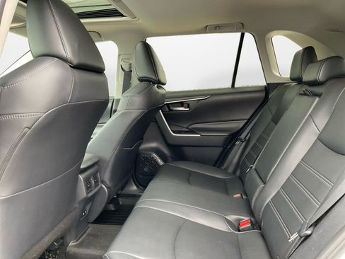 Used 2019 Toyota RAV4 XLE Premium w/ Advanced Technology Package AWD/4WD image 16