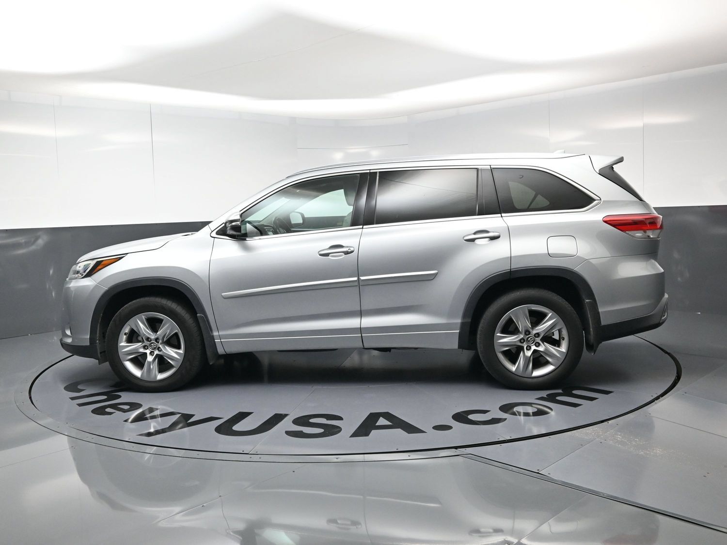 Used 2017 Toyota Highlander Limited w/ Protection Package #3 AWD/4WD image 12