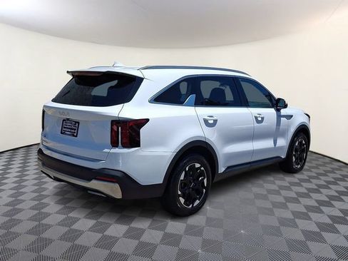 Certified 2024 Kia Sorento S FWD image 8