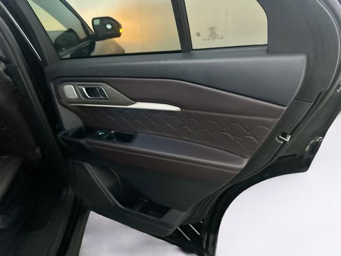 Used 2025 Ford Explorer Platinum w/ LUX Leather Package image 33