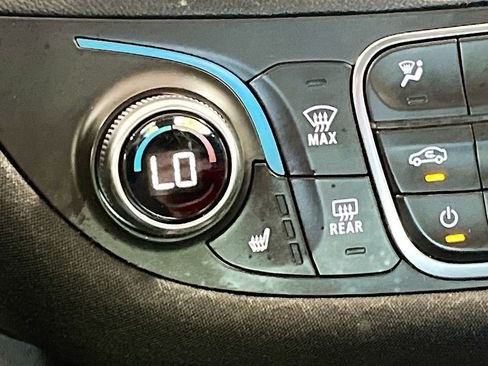 Used 2025 Chevrolet Malibu LT FWD image 19