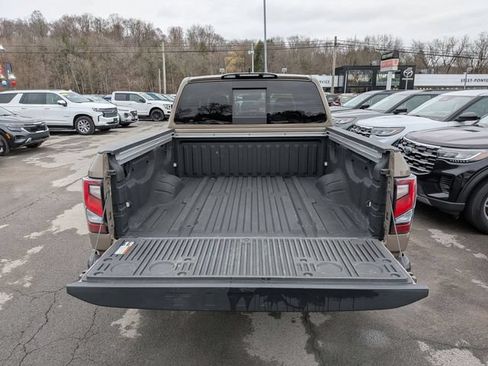Used 2022 Nissan Titan PRO-4X w/ Pro-4x Convenience Package AWD/4WD image 17