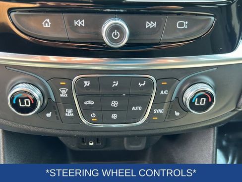 Used 2023 Chevrolet Traverse LT FWD image 14