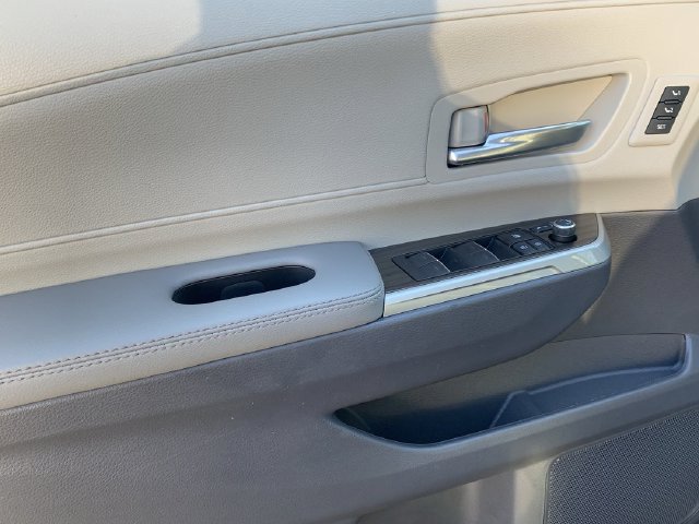 Used 2023 Toyota Sienna Limited FWD image 17