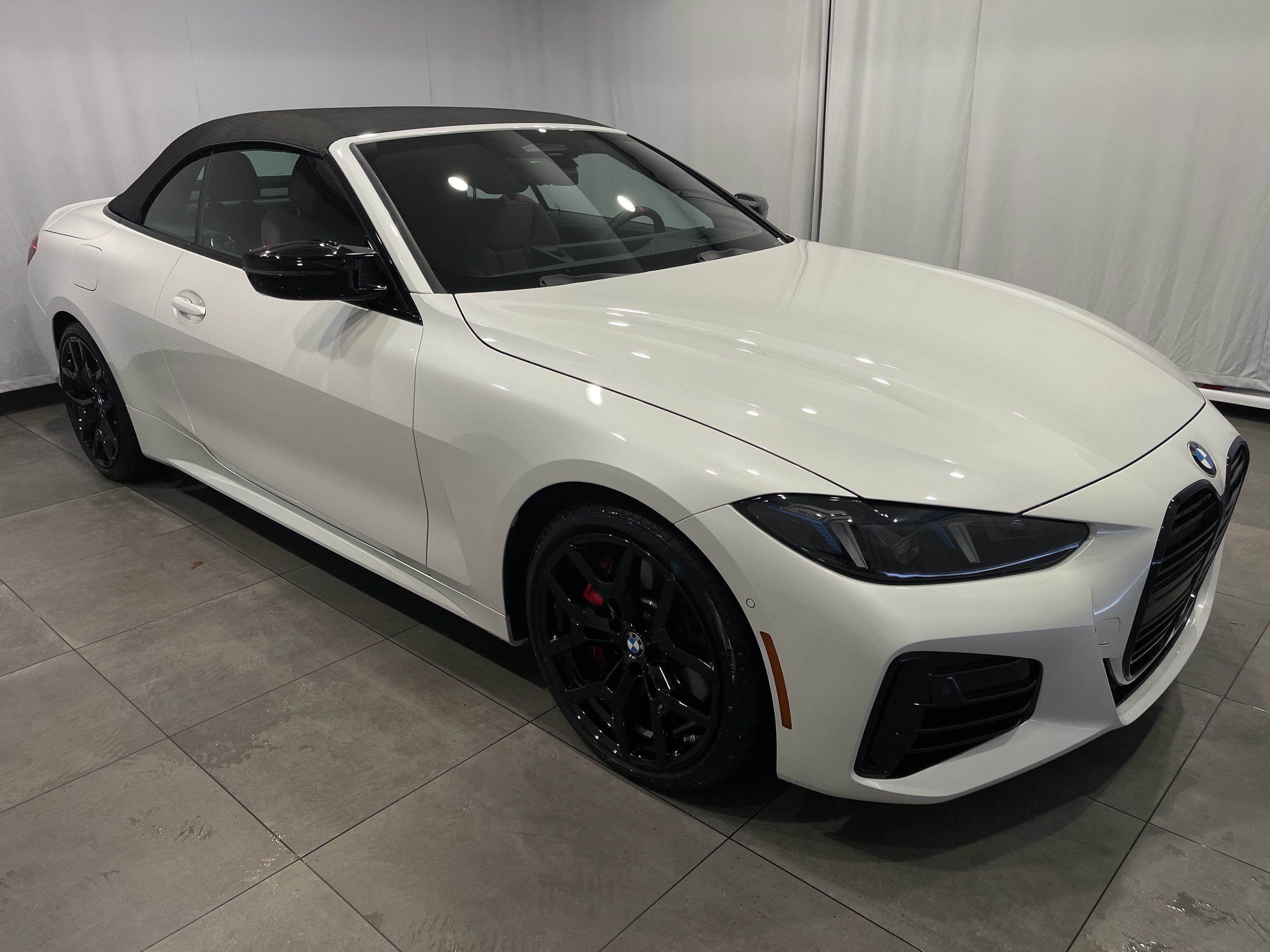 Used 2027 BMW M440i Convertible RWD image 3