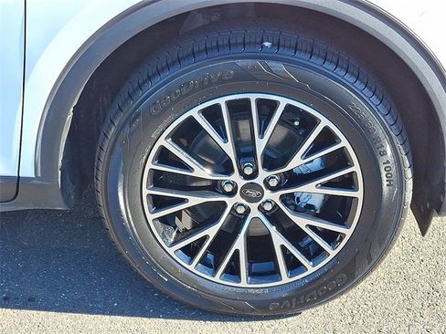 Used 2023 Ford Escape SE image 8