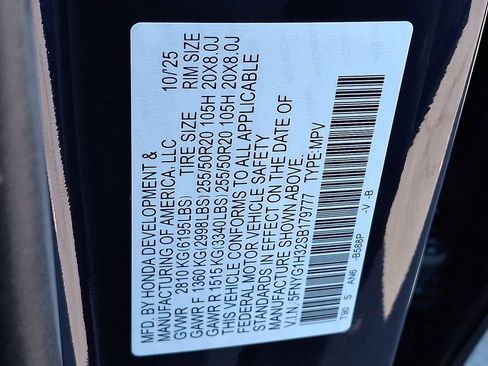 New 2025 Honda Pilot Sport image 10