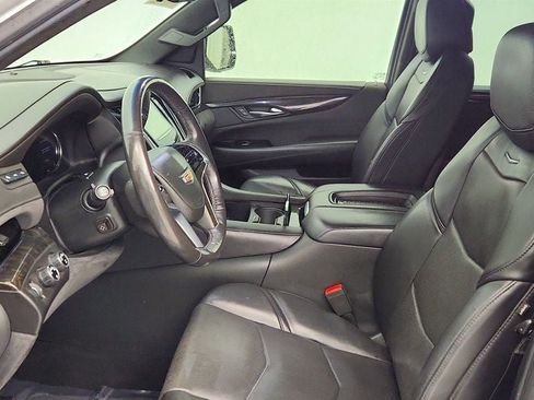 Used 2020 Cadillac Escalade Platinum image 21