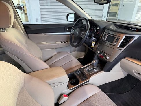Used 2014 Subaru Outback 2.5i Premium image 11