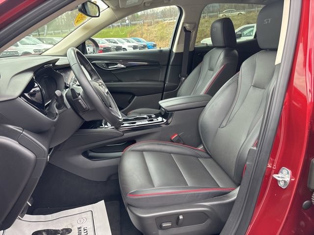 Used 2023 Buick Envision Essence w/ Sport Touring Package AWD/4WD image 10