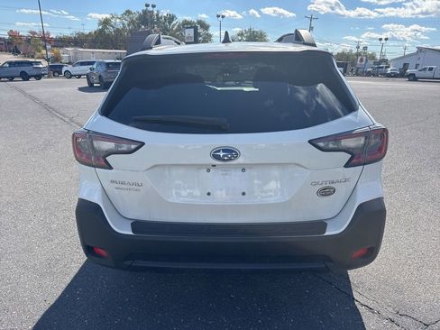 Certified 2025 Subaru Outback Premium image 4