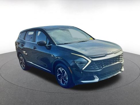 Used 2025 Kia Sportage LX image 5