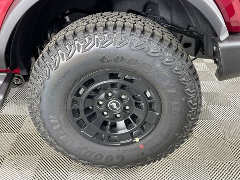 New 2026 Ford Bronco Outer Banks w/ Sasquatch Package AWD/4WD image 16
