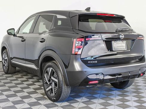 Certified 2025 Nissan Kicks SV image 6