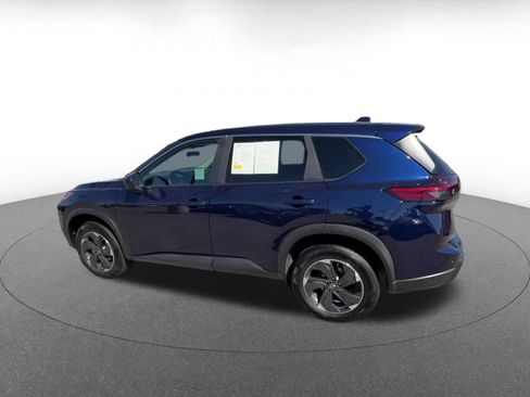 Used 2025 Nissan Rogue SV AWD/4WD image 9