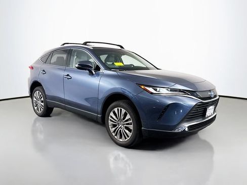 Used 2024 Toyota Venza XLE AWD/4WD image 8