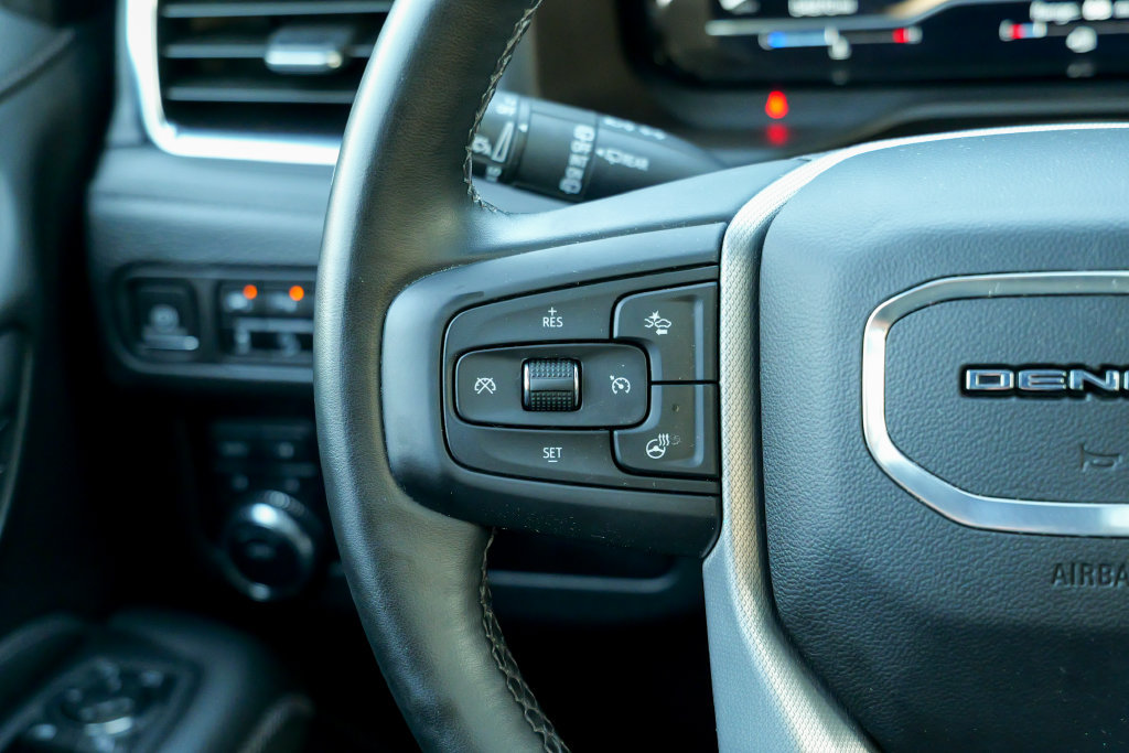 Used 2023 GMC Yukon Denali AWD/4WD image 44
