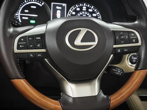 Used 2018 Lexus ES 300h w/ Navigation Package image 12
