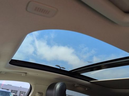 Used 2021 Lincoln Nautilus Reserve w/ Equipment Group 202A image 14