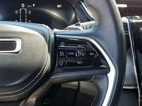 Used 2021 Jeep Grand Cherokee L Overland w/ Luxury Tech Group IV AWD/4WD image 23