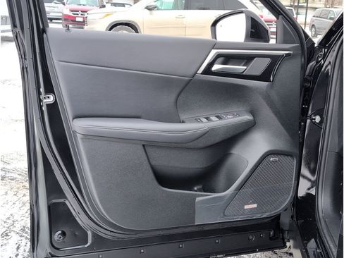 New 2026 Mitsubishi Outlander SE image 14