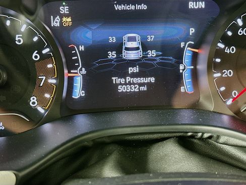 Used 2025 Jeep Compass Limited image 19