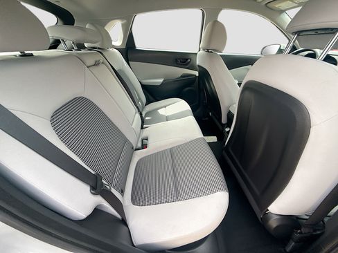 Used 2023 Hyundai Kona SE FWD image 25