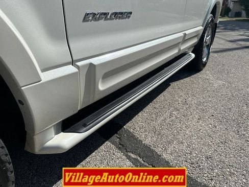 Used 2004 Ford Explorer Limited AWD/4WD image 10