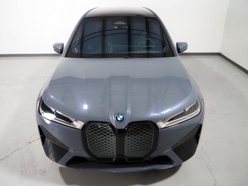 Used 2024 BMW iX xDrive50 w/ Sport Package AWD/4WD image 11