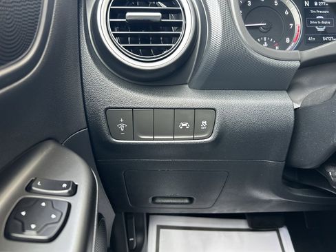 Used 2019 Hyundai Kona SE image 23