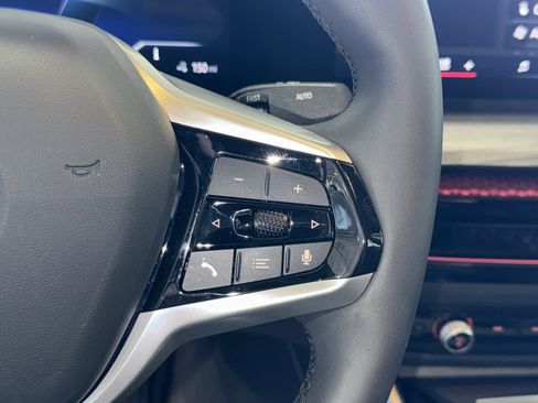 Certified 2025 BMW i4 eDrive40 image 23